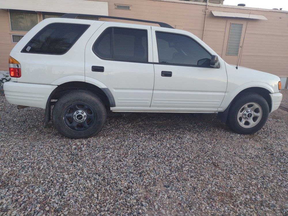 2003 Isuzu Rodeo