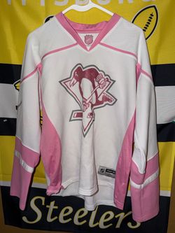 Reebok NHL Hockey Pittsburgh Penguins Jersey Women’s Size XL Used Pre Owned Pink