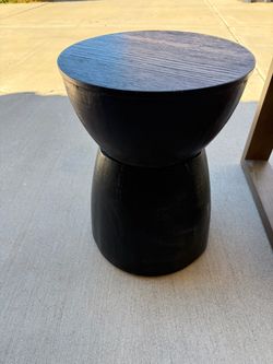 Black accent table / side table
