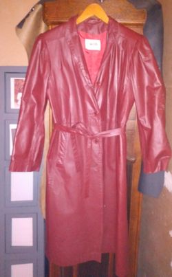 Vintage Woman's Cherry Red Avanti Leather Trench w/Belt