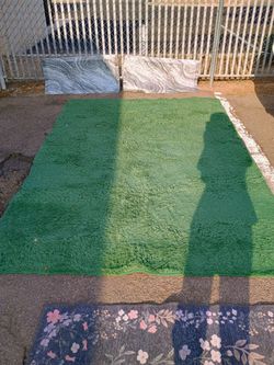 6 Ft X 8 Ft Shage Carpeting In Great Shape