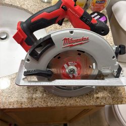 Milwaukee Circular Saw
