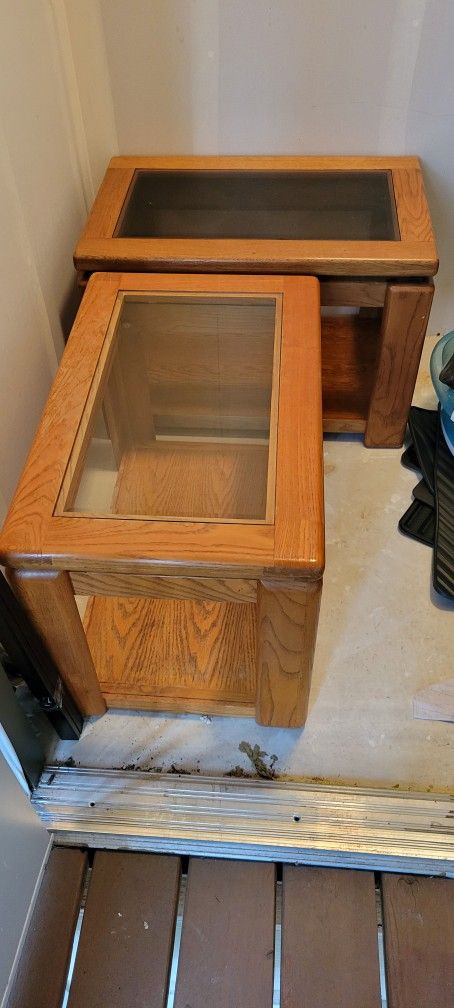 2 End Tables ($20Ea)