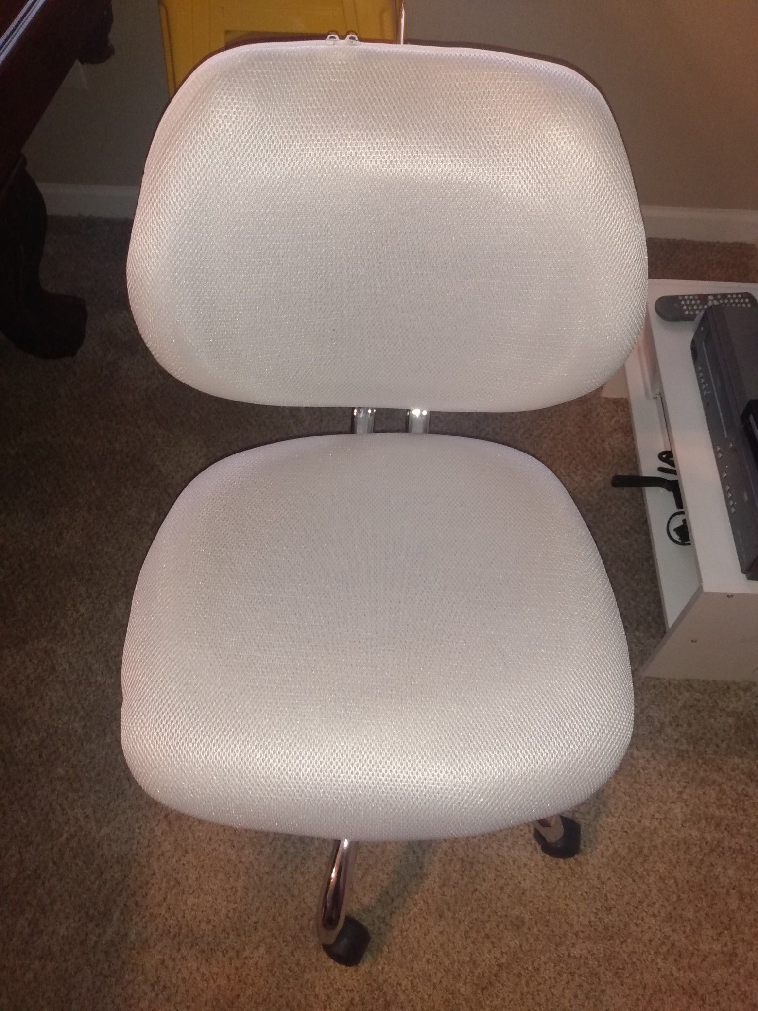 Brand New cream/white office chair