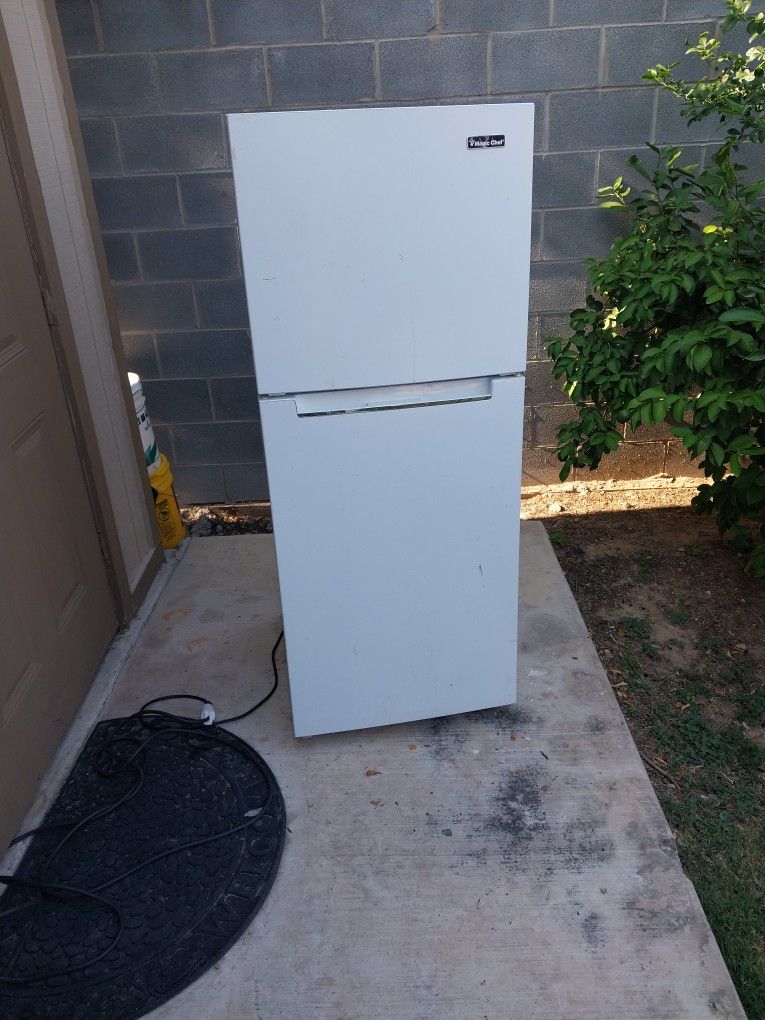 Magic Chef Refrigerator  Cools But Needs Some Freon