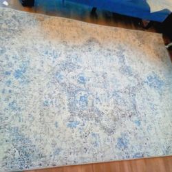 5' X 7' Area Rug
