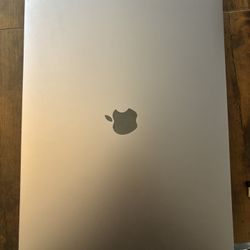Pristine 2019 MacBook Pro 2.7 i7 16GB RAM