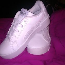 Girls Size 13c Pumas 