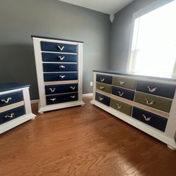 Solid Wood Bedroom Set 