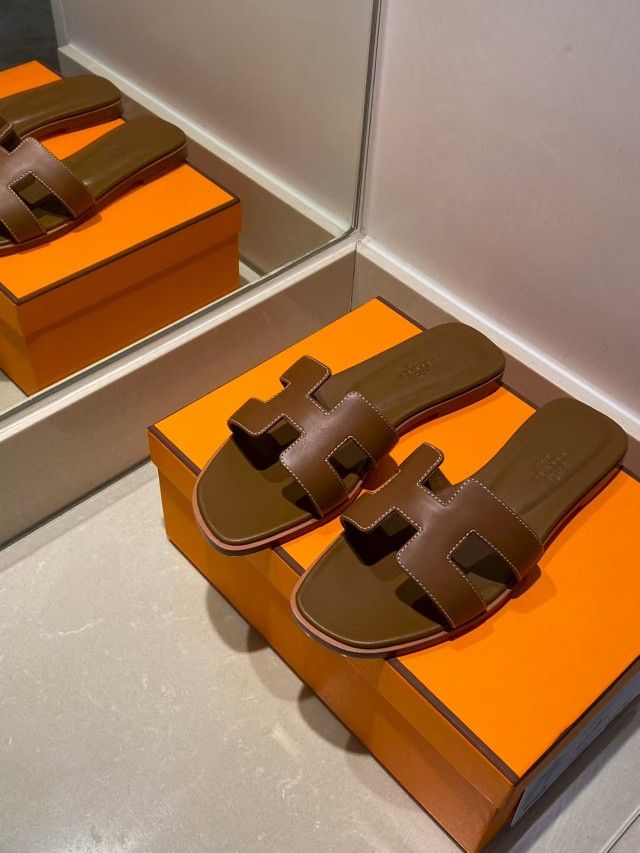 Hermès flat sandals