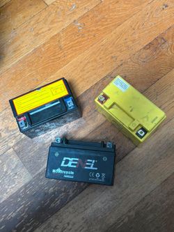 Moped batterys
