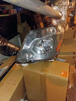 driver-side halogen headlight assembly for a 2014-2018 Mercedes-Benz Sprinter 2500 or 3500