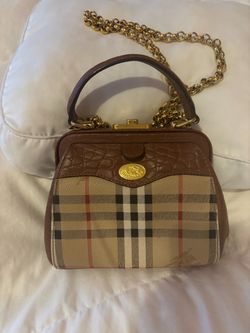 Antic and valuable Burberry purse