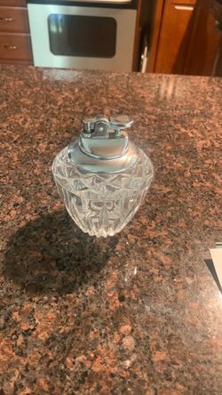 Beautiful 1950s Princess lead Crystal table lighter