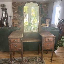 Vintage Vanity Dresser