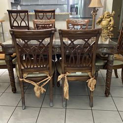 Great Dinnig Table W 6 Chairs Solid Wood W Glass Top 