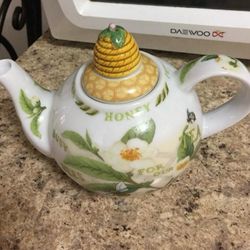 CAFETERA ANTIGUA DE PORCELANA FILETEADA 