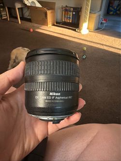 Nikon AF-S DX NIKKOR 18-70mm f/3.5-4.5G ED Zoom Lens Nikon F Mount