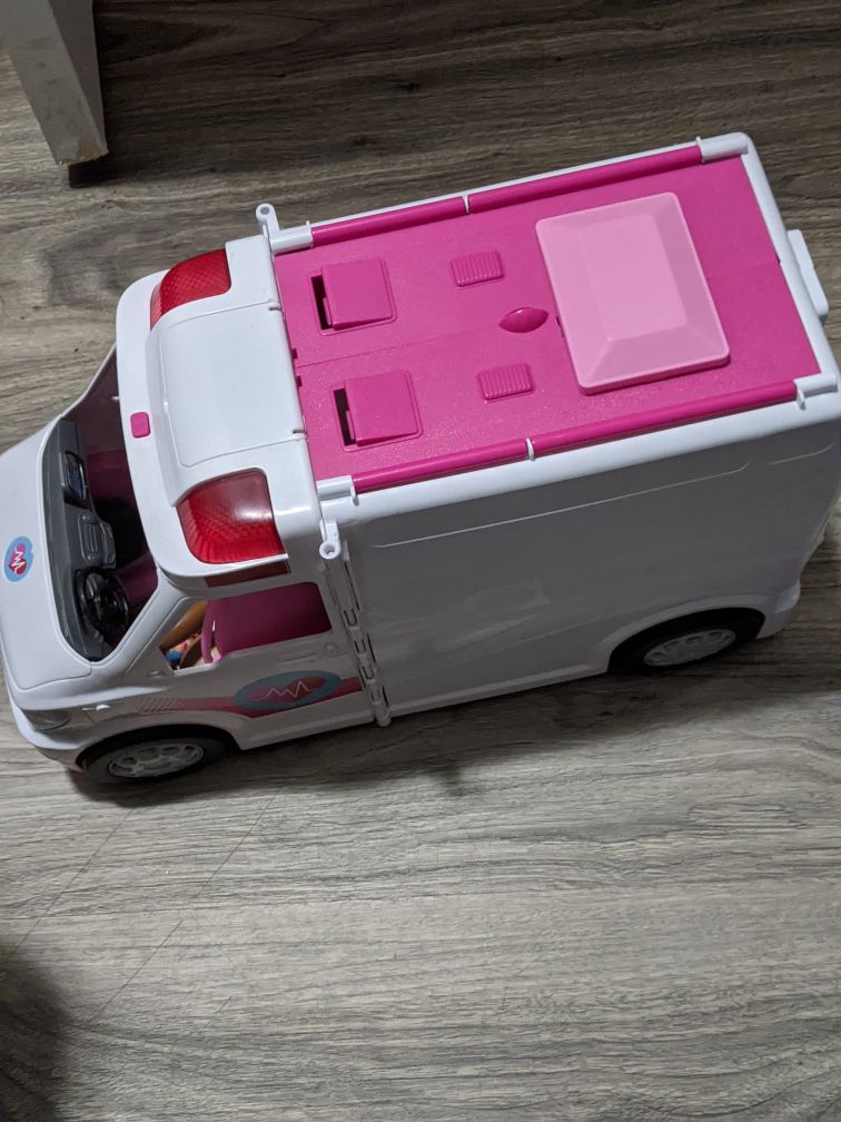 Barbie ambulance
