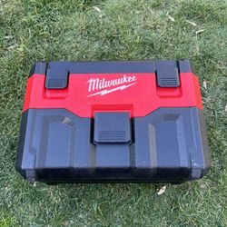 Milwaukee M18 Vacuum