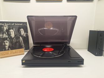 SANSUI Model P-1100 Turntable Very Good Condition -Powers on & Plays