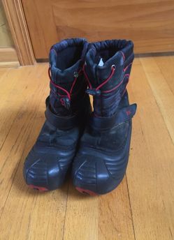 Boys boots size 3