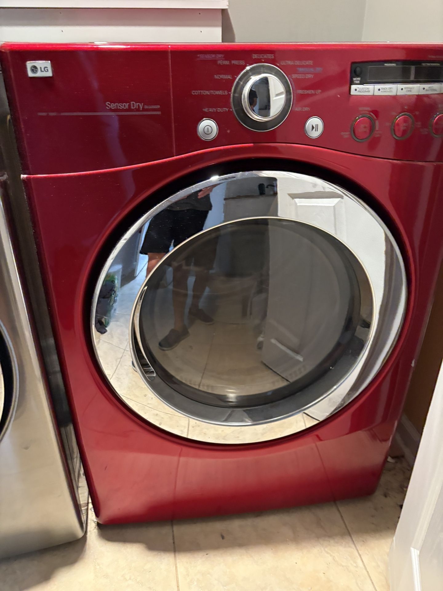Title: LG Front Load Electric Dryer - Red (Sensor Dry)