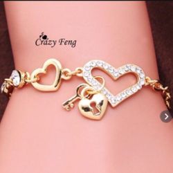 Heart shaped bracelet gold plated jewelry diamond fashion. Great girlfriend gift 🎁