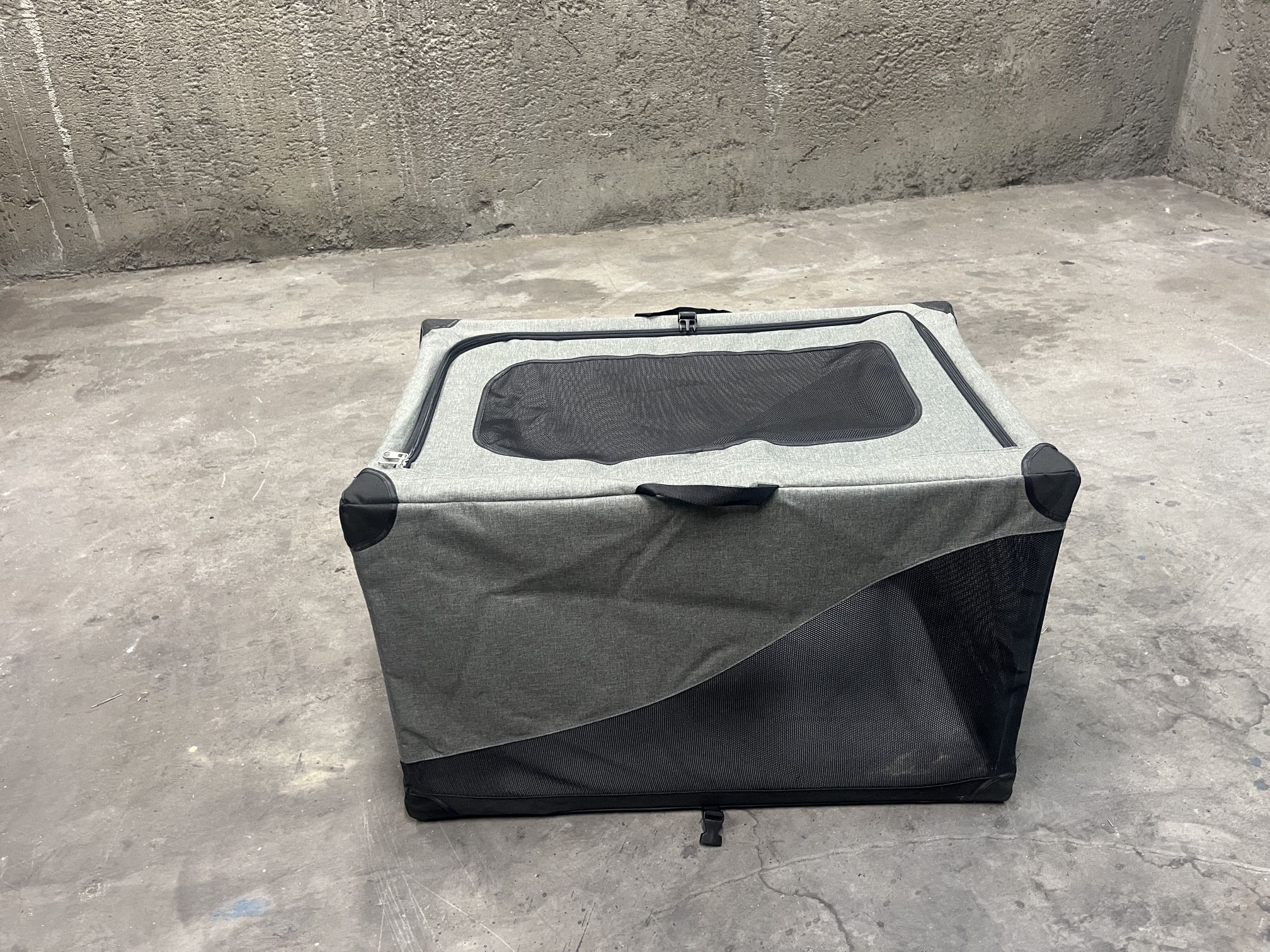 Portable/collapsible Dog Crate Large Size