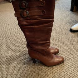 Like New Heeled Boots!! Size 6 