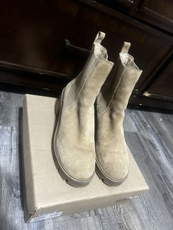 Steve Madden Honored Chelsea Booties