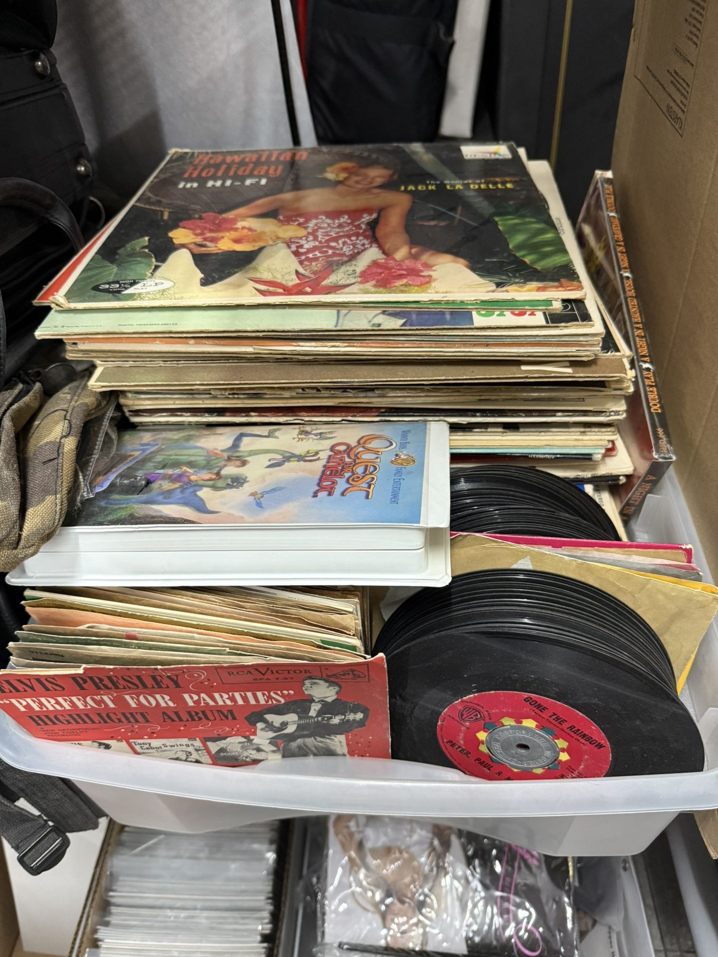 Records / Vinyls