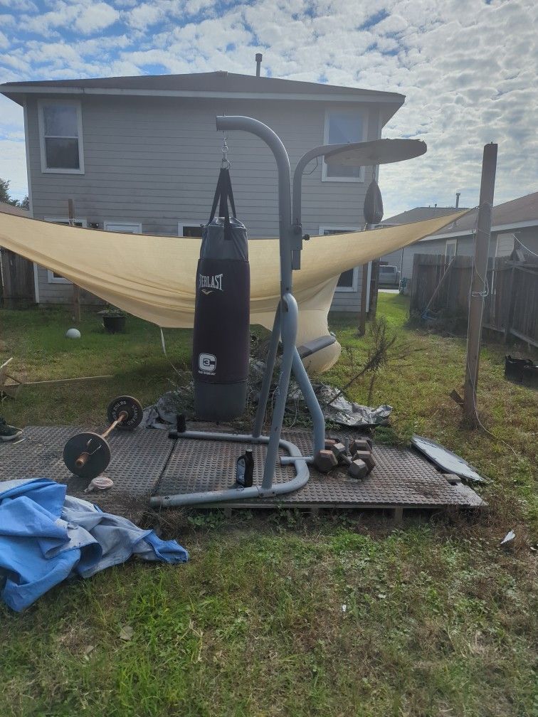 Heavy Bag Speed Bag For Boxing for Sale in Humble, TX OfferUp