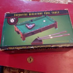 Vintage Mini Action Pool Table Billiards Set _ 