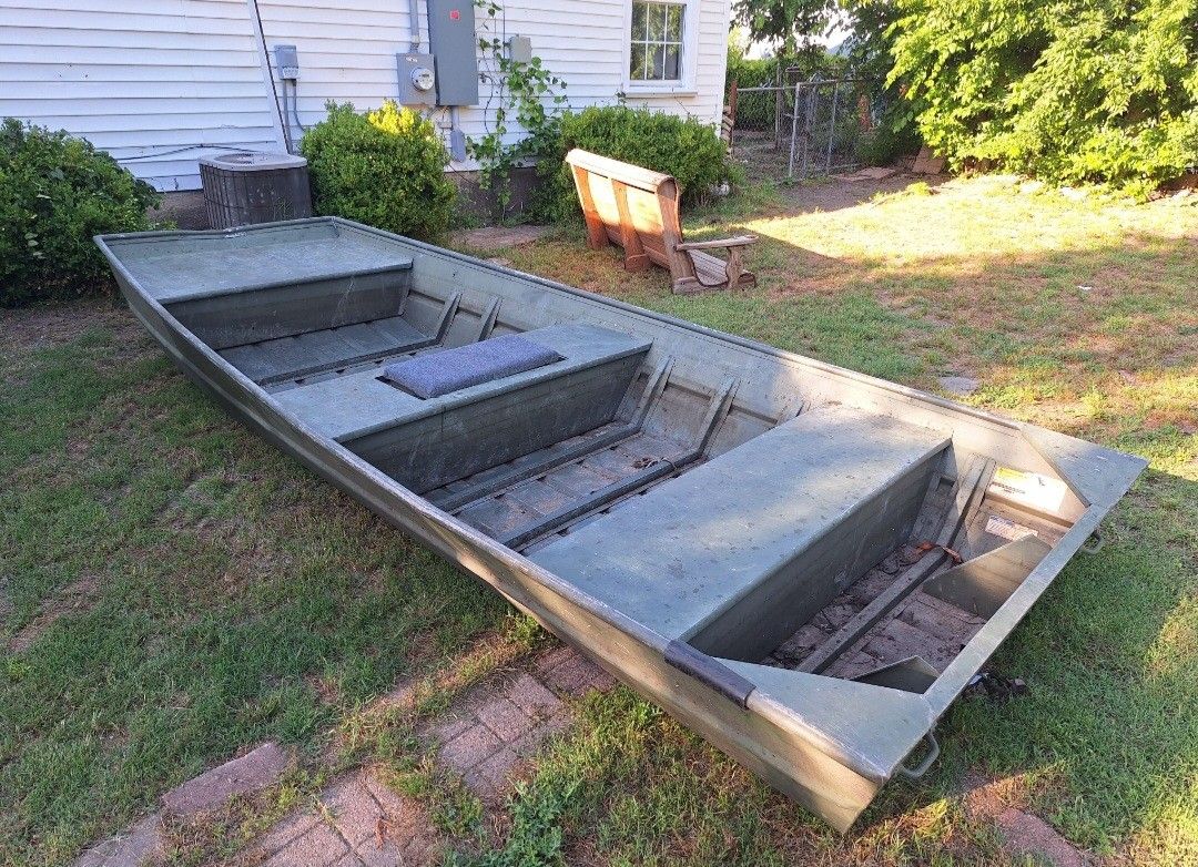 Extra Heavy Duty Jon Boat !!!!! Deep And Wide