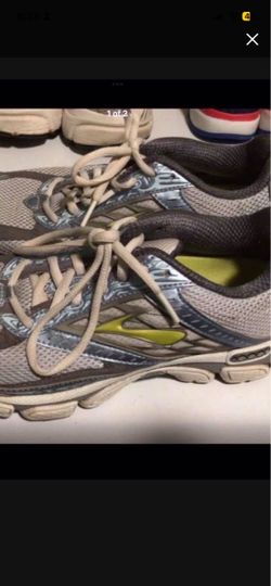Ladies brooks sneakers