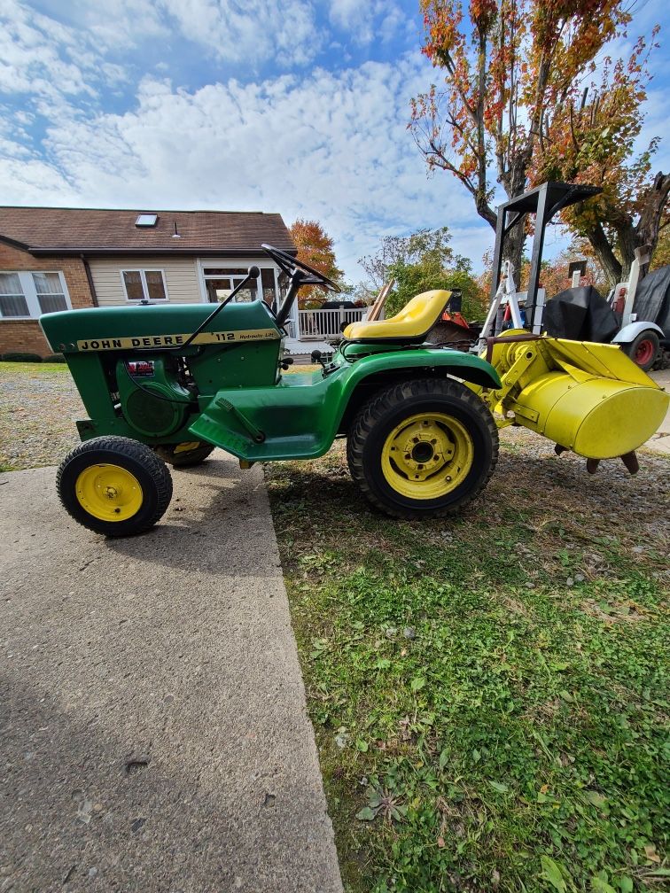 John Deere 112 Garden Tractor