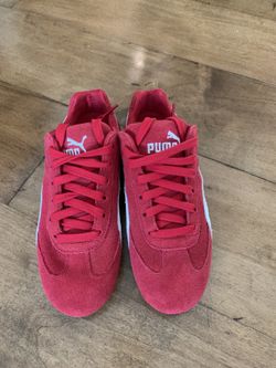 Puma suede city tennis shoe unisex ( women’s 7)
