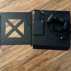 Play Station 4 (PS4)
