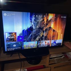 Lg 32” Tv In Excellent Condition With remote