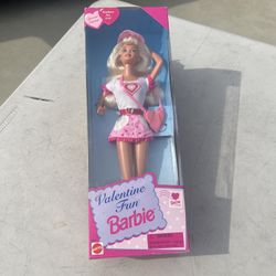 Barbies Nee In The Box, 1990s Never Open 