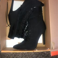 Rouge 9 Lace Up Bootie Heel With Side Zip Size 9