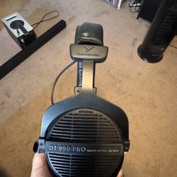 DT 990 Pro 250 Ohm Headphones
