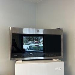 GE PROFILE MICROWAVE  30” 