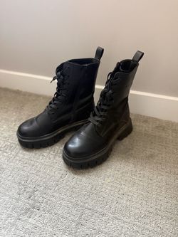 Black combat boots - Dr. Marten style Size 8