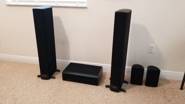 Definitive Technology surround sound 7 speaker setup for Sale in Miami
