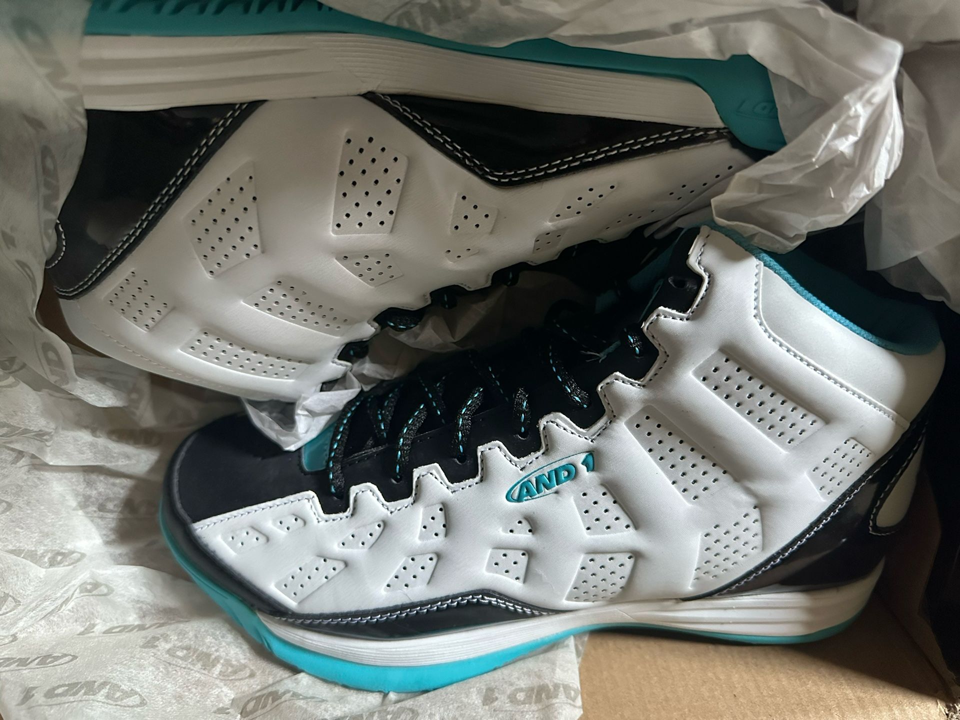 AND1 Showout Basketball Shoes