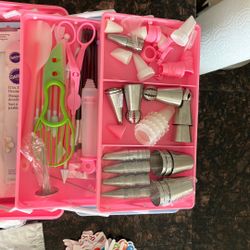 Cake decorating kit plus more