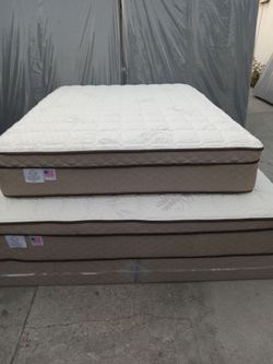 Queen Size Mattress Pillow Top 12"   new mattress in a plastic sealed