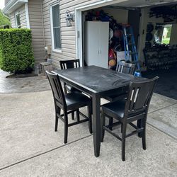 Dinning Room Table & 4 chairs